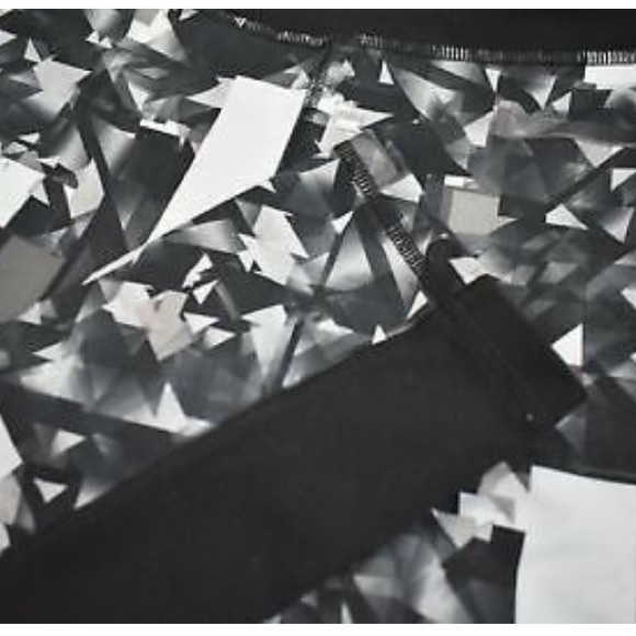 🏃♀️3/$10! Under Armour Womens Fitted Black & White Heatgear Leggings - Picture 7 of 9